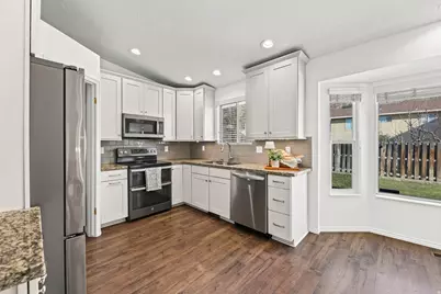 1243 S Cannon Dr E, Farmington, UT 84025 - Photo 2