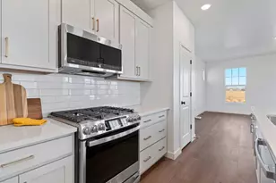 799 W Halvorsen Parkway, Saratoga Springs, UT 84045 - Photo 4