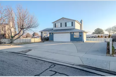 7529 S Springbrook Dr W, West Jordan, UT 84084 - Photo 4