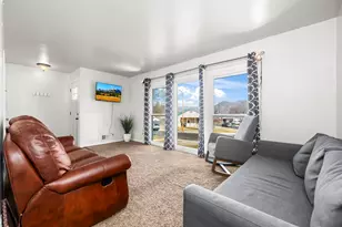 5123 S 550 W, Washington Terrace, UT 84405 - Photo 4