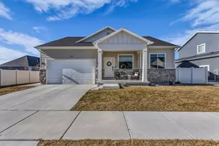 141 N Pinnacle Ave, Mapleton, UT 84664 - Photo 1