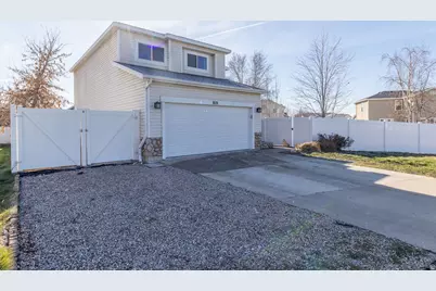 810 S 175 E, Layton, UT 84041 - Photo 2