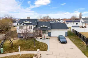 64 N 250 W, Clearfield, UT 84015 - Photo 2