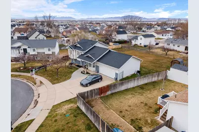 64 N 250 W, Clearfield, UT 84015 - Photo 4