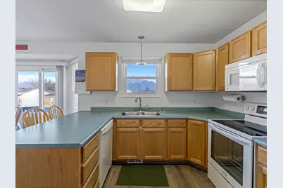13237 S 2480 W, Riverton, UT 84065 - Photo 14