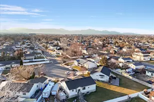 13237 S 2480 W, Riverton, UT 84065 - Photo 4