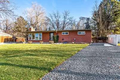 5831 S Beaumont Dr E, Holladay, UT 84121 - Photo 2