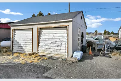 289 N Main St, Loa, UT 84747 - Photo 32