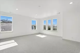 295 E 2050 S, Bountiful, UT 84010 - Photo 28