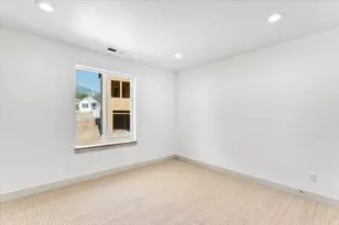 295 E 2050 S, Bountiful, UT 84010 - Photo 32
