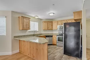 8264 S Resaca Dr E, Sandy, UT 84070 - Photo 10