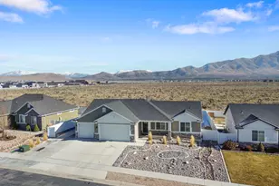 4854 N Cliffrose Dr, Eagle Mountain, UT 84005 - Photo 32