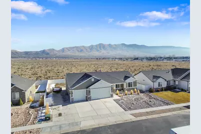 4854 N Cliffrose Dr, Eagle Mountain, UT 84005 - Photo 36