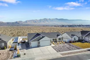 4854 N Cliffrose Dr, Eagle Mountain, UT 84005 - Photo 36