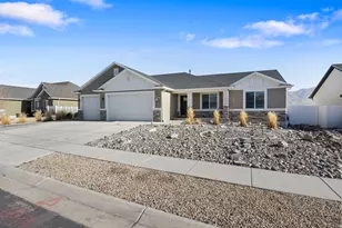 4854 N Cliffrose Dr, Eagle Mountain, UT 84005 - Photo 2
