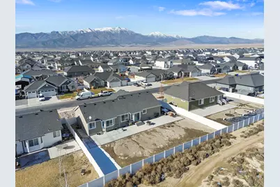 4854 N Cliffrose Dr, Eagle Mountain, UT 84005 - Photo 34