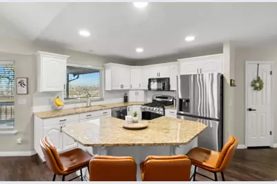 1127 N 3150 E, Layton, UT 84040 - Photo 10