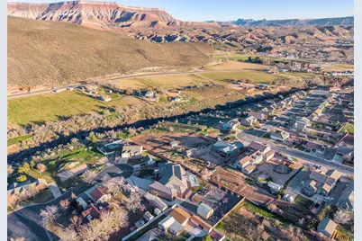 210 W Peachtree Dr, Toquerville, UT 84774 - Photo 26