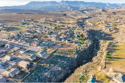 210 W Peachtree Dr, Toquerville, UT 84774 - Photo 32