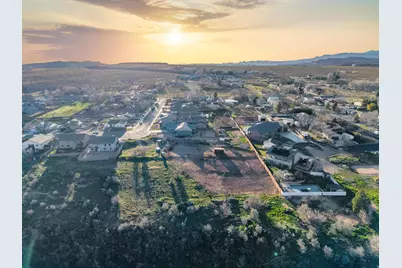 210 W Peachtree Dr, Toquerville, UT 84774 - Photo 20