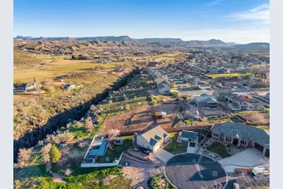 210 W Peachtree Dr, Toquerville, UT 84774 - Photo 22