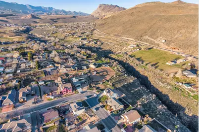 210 W Peachtree Dr, Toquerville, UT 84774 - Photo 30