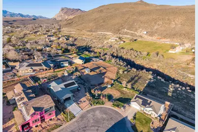 210 W Peachtree Dr, Toquerville, UT 84774 - Photo 16