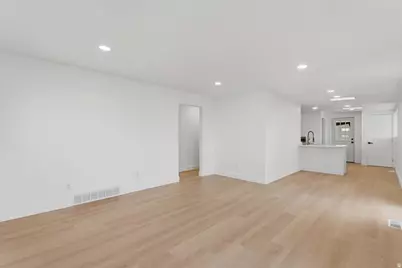 941 E Carnation Dr, Sandy, UT 84094 - Photo 4