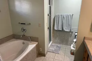 2096 E Linden Cir, Holladay, UT 84121 - Photo 18