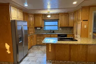 2096 E Linden Cir, Holladay, UT 84121 - Photo 10