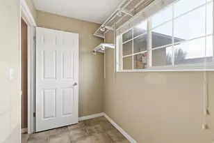 2204 E View Dr, South Weber, UT 84405 - Photo 32