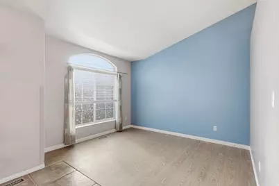 2204 E View Dr, South Weber, UT 84405 - Photo 6