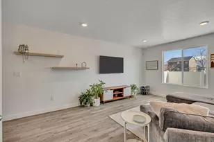 368 N Masthead Ct E, Saratoga Springs, UT 84045 - Photo 4