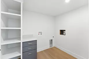 7571 S Prospector Dr E, Cottonwood Heights, UT 84121 - Photo 18