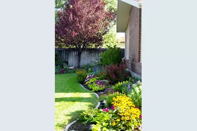 8081 S Beaumont Dr, Sandy, UT 84093 - Photo 36