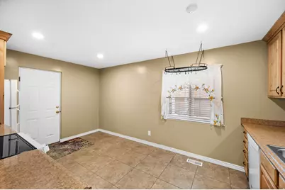 74 S Broadway St, Tooele, UT 84074 - Photo 10