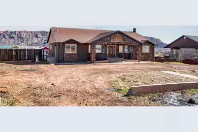 640 N Juniper St, Hildale, UT 84784 - Photo 4