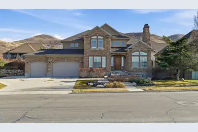 843 N Eaglepointe Dr E, North Salt Lake, UT 84054 - Photo 2