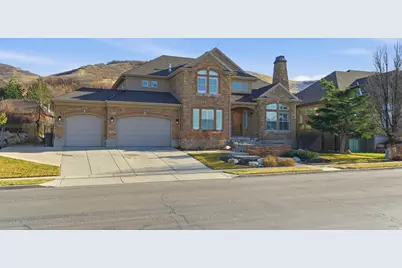 843 N Eaglepointe Dr E, North Salt Lake, UT 84054 - Photo 1