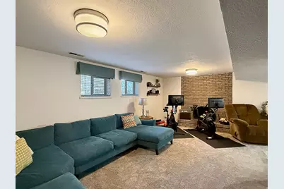 3251 N 1050 E, North Ogden, UT 84414 - Photo 32