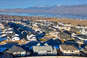 423 W Red Wolf Dr, Saratoga Springs, UT 84045 - Photo 2