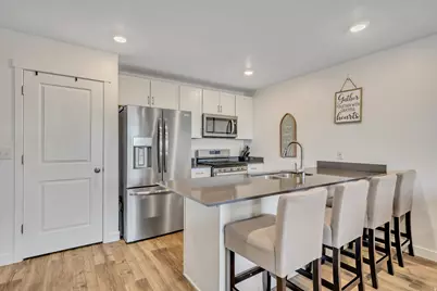 1138 E Pilot St, Saratoga Springs, UT 84045 - Photo 4