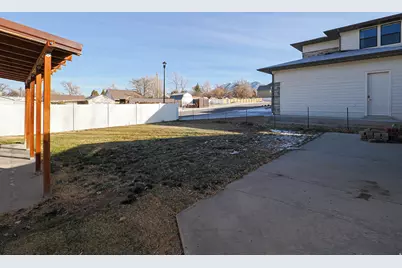 8459 S 300 E, Sandy, UT 84070 - Photo 8