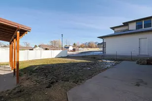 8459 S 300 E, Sandy, UT 84070 - Photo 8