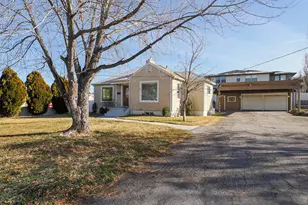 8459 S 300 E, Sandy, UT 84070 - Photo 4