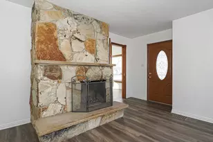 8459 S 300 E, Sandy, UT 84070 - Photo 18