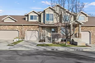 679 S Clearwater Falls Dr, Layton, UT 84041 - Photo 2