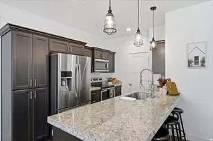 7211 N Clover Leaf Ln, Eagle Mountain, UT 84005 - Photo 8