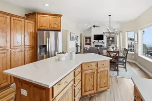 9483 N Avanyu Dr, Cedar Hills, UT 84062 - Photo 12