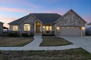 9483 N Avanyu Dr, Cedar Hills, UT 84062 - Photo 32